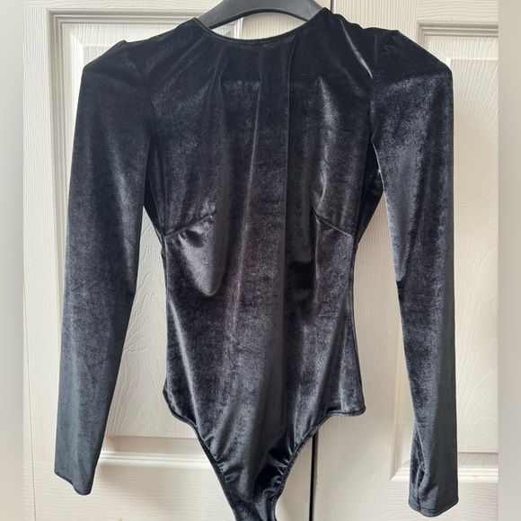 NWT VICTORIA’S SECRET Elegant Low Back Black Velvet Bodysuit (XS) - Picture 2 of 7